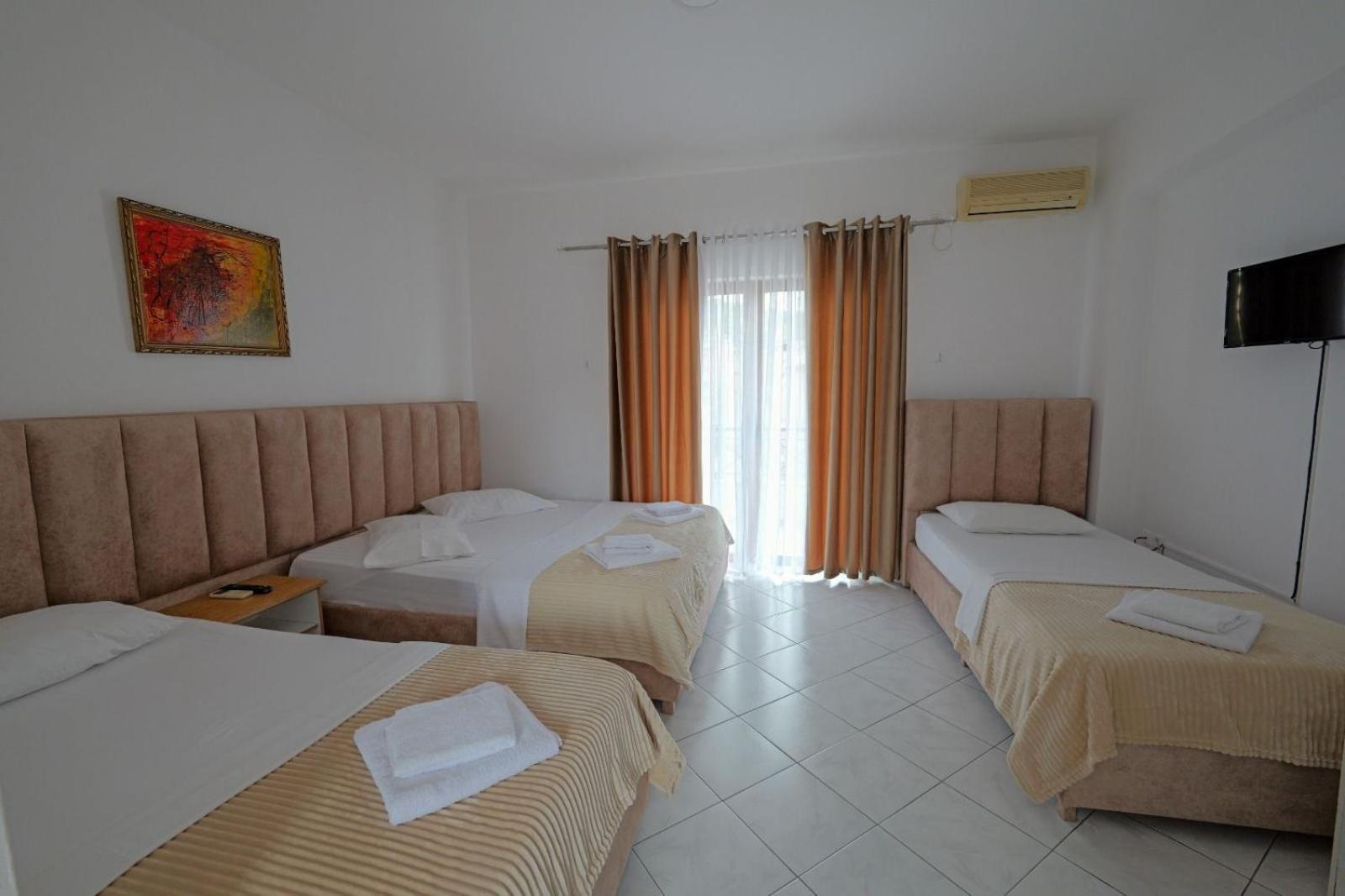 Hotel Eden Sarande Exterior photo