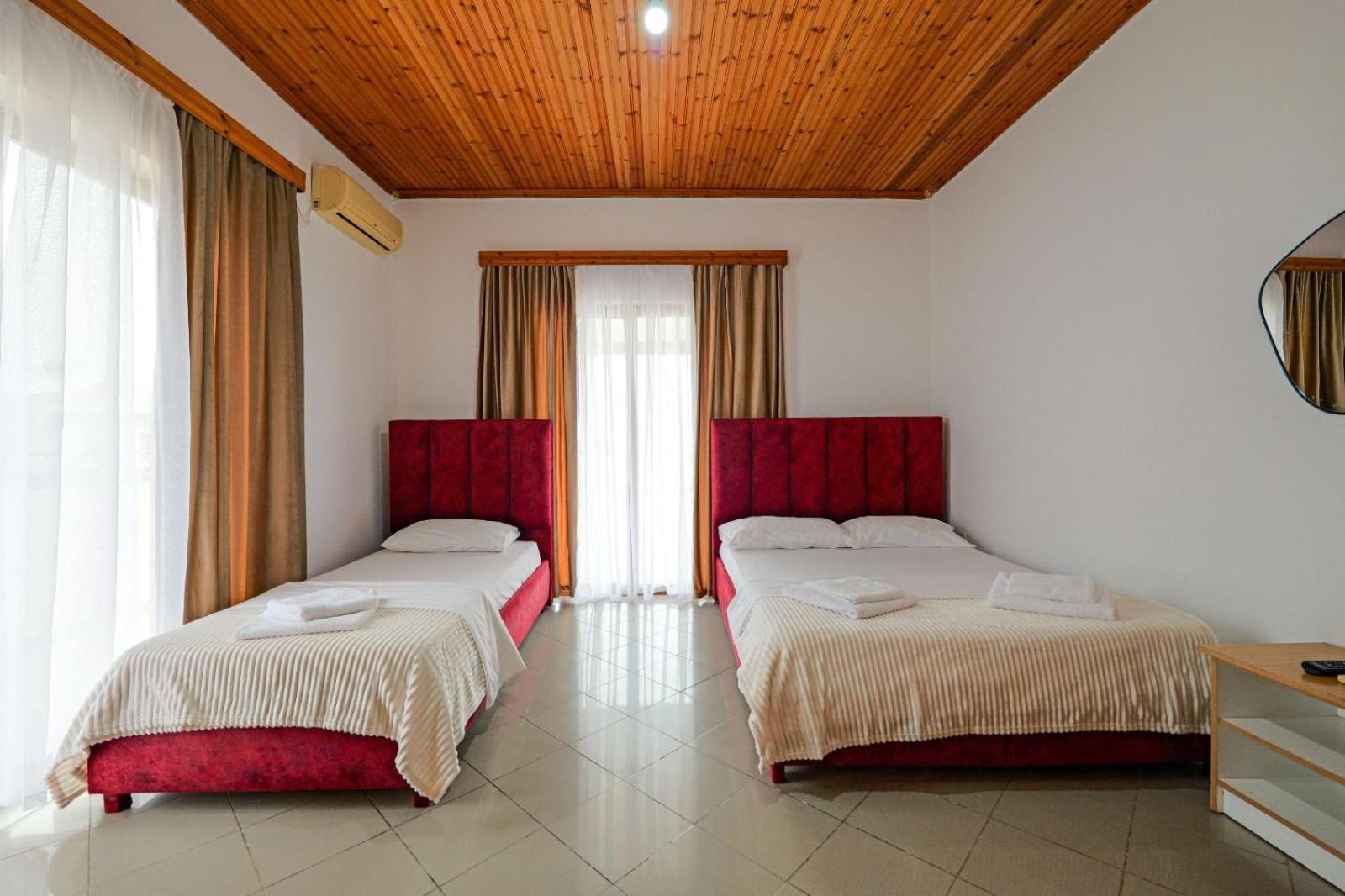 Hotel Eden Sarande Exterior photo