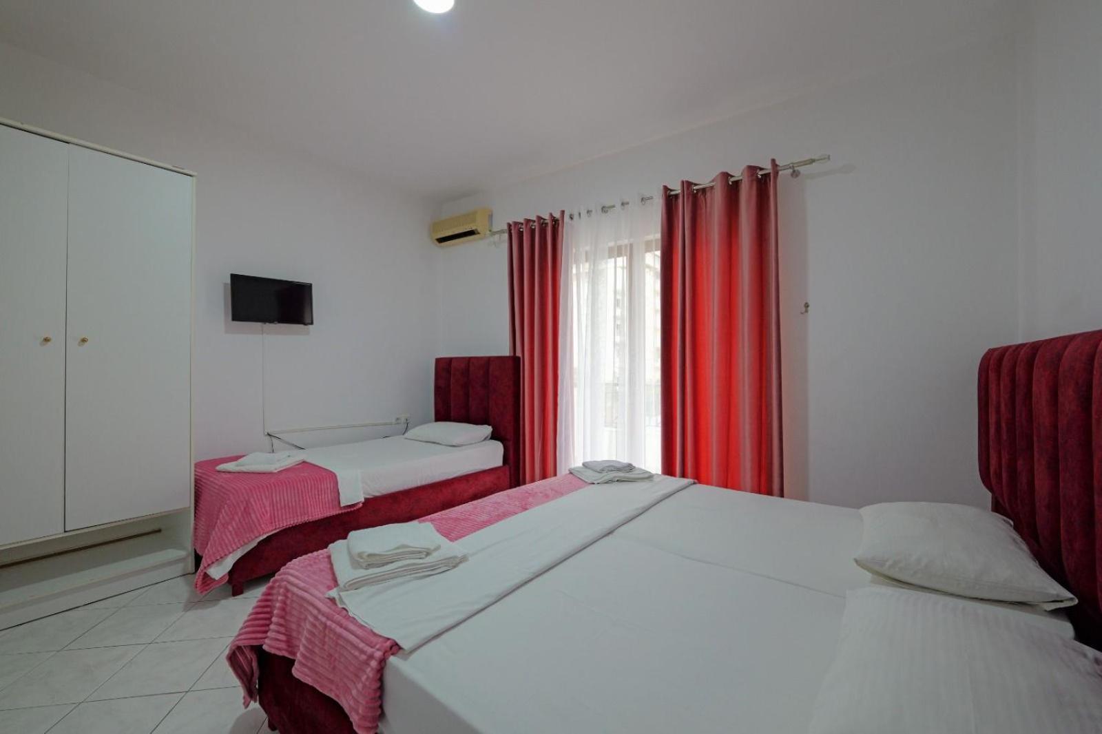 Hotel Eden Sarande Exterior photo