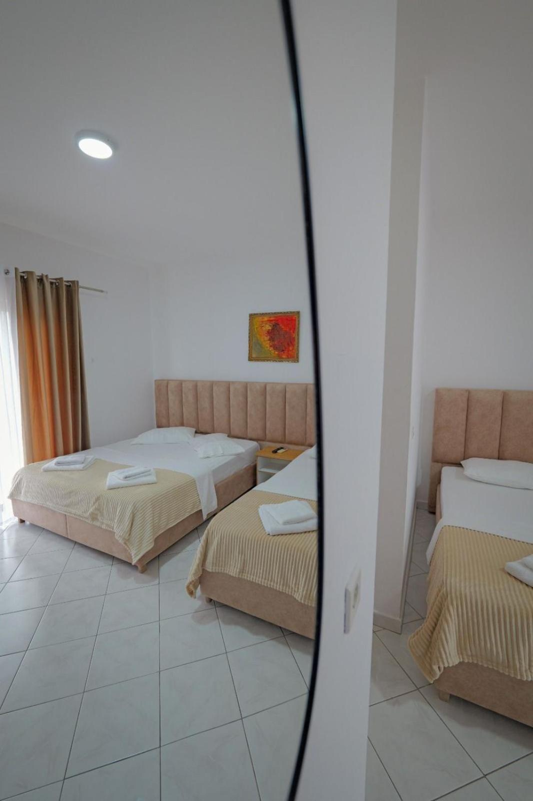 Hotel Eden Sarande Exterior photo