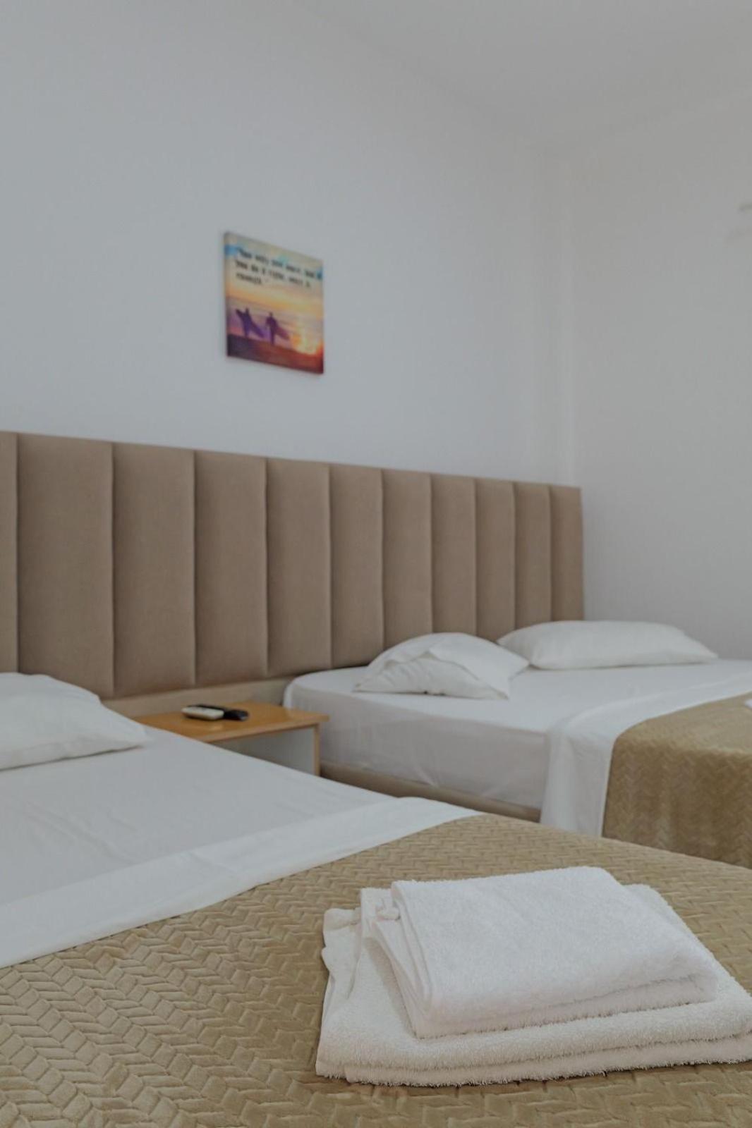 Hotel Eden Sarande Exterior photo